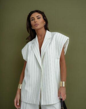 csíkos oversize zakó övvel